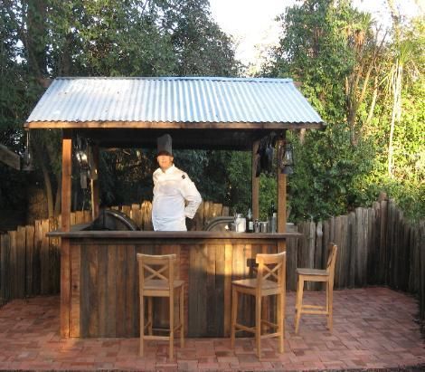 Diy Outdoor Bar With Roof